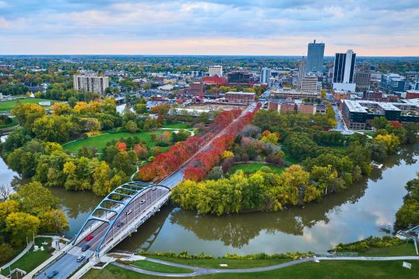 Fort Wayne, Indiana, is one of J-PAL North America’s LEVER Evaluation Incubator collaborators. With support from J-PAL staff, Fort Wayne is designing evaluations of two programs that connect social workers with people who have experienced an overdose or have a mental health illness to treatment and resources.